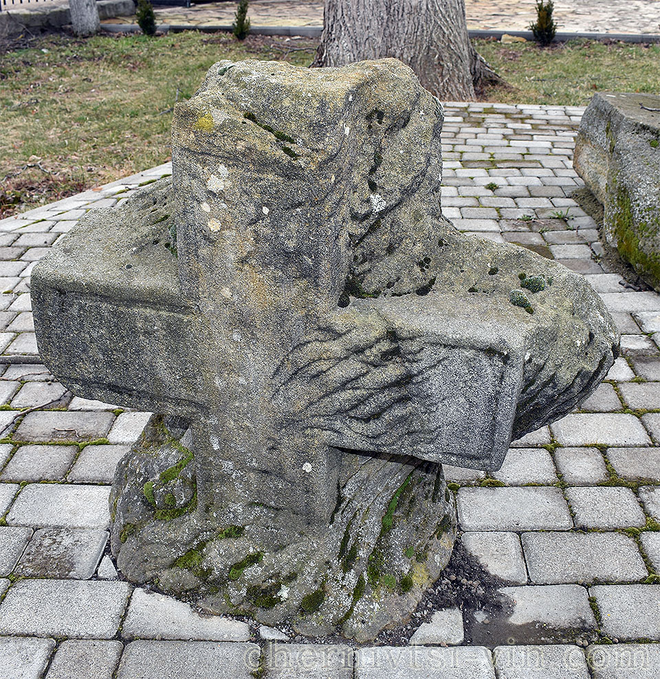кам'яний хрест, Чернівецька ТГ