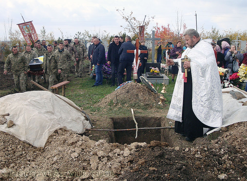 освячення могили героя в селі Володіївці, Чернівецька громада